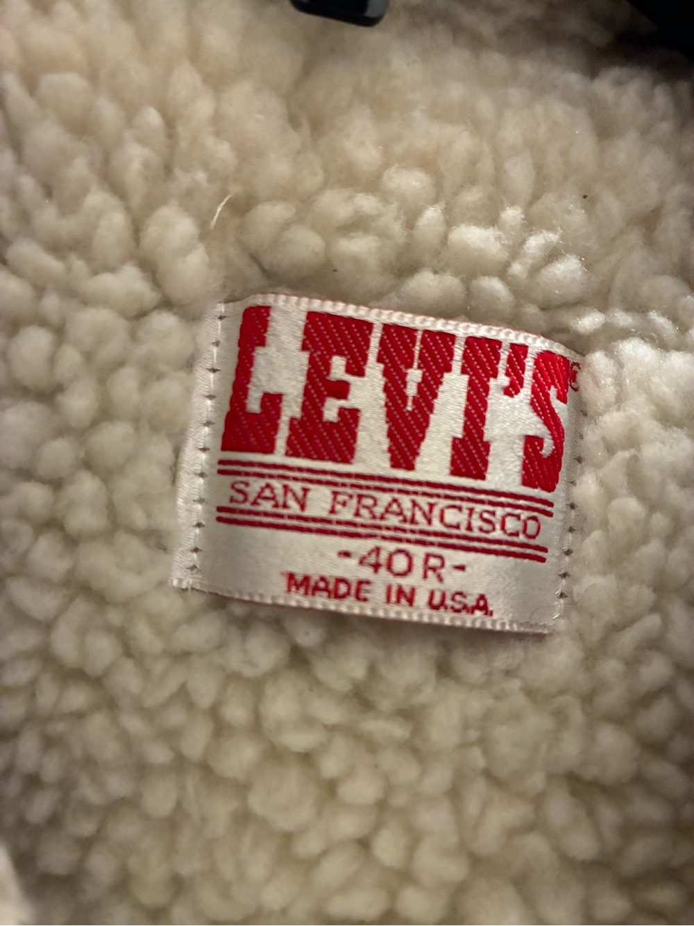 Vintage Levi's Denim Sherpa-Lined Jacket with Cream Collar - Picture 3 of 5